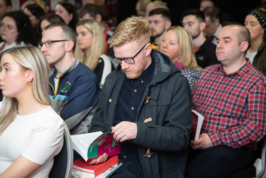 Professionals from the Irish-medium sector- Principals, teachers and academic researchers and other experts as well as student teachers – as they listened to the Guest speaker’s address.